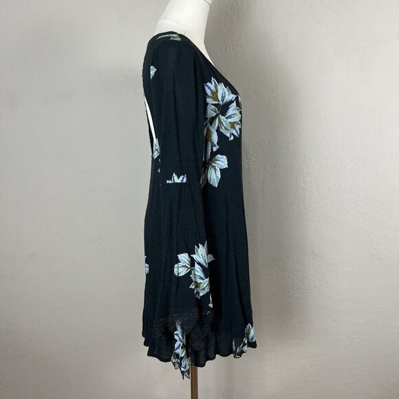 Free People Wanderer Mini Dress Gray Floral Cutout Long Bell Sleeve Lace Size XS - Picture 11 of 16